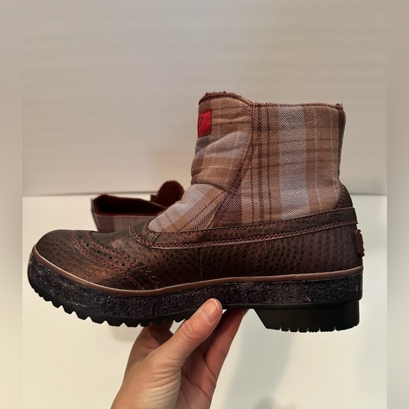 UGG Australia Burgundy Plaid Snow Boots - Picture 6 of 15